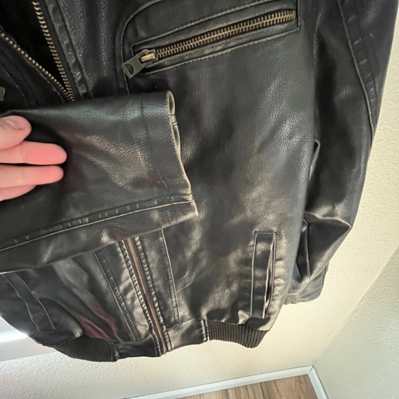 Guess leather coat - Picture 6 of 9